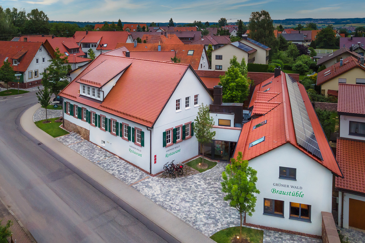 Der neueröffnete Grüne Wald in Hamberg im Enzkreis bietet Karrierechancen in der Gastronomie und dem Hotelfach